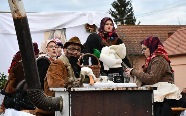 Donja Bebrina: Urnebesni pokladni utorak u Donjoj Bebrini