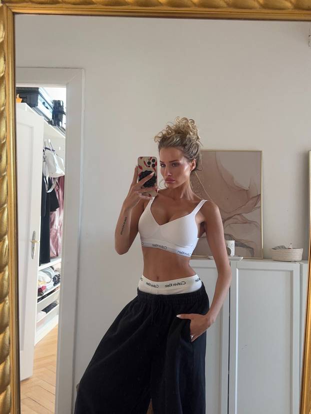 FOTO Dias nedavno prekinuo, a manekenka je sada objavila selfie iz kreveta njegove bivše