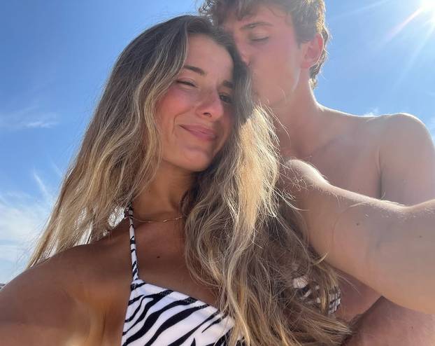 FOTO Tu je nogometašica, tu je i cheerleadersica:  Ovo su žene i djevojke američkih nogometaša