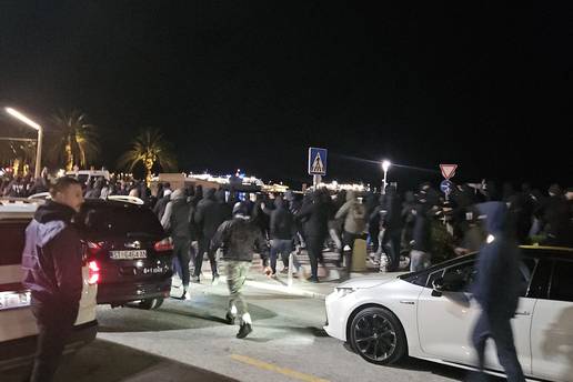 U&Zcaron;IVO Huliganski kaos u Splitu: Veliki sukob na Rivi! Javili se Nizozemci: 'Ovdje si bez &scaron;anse'