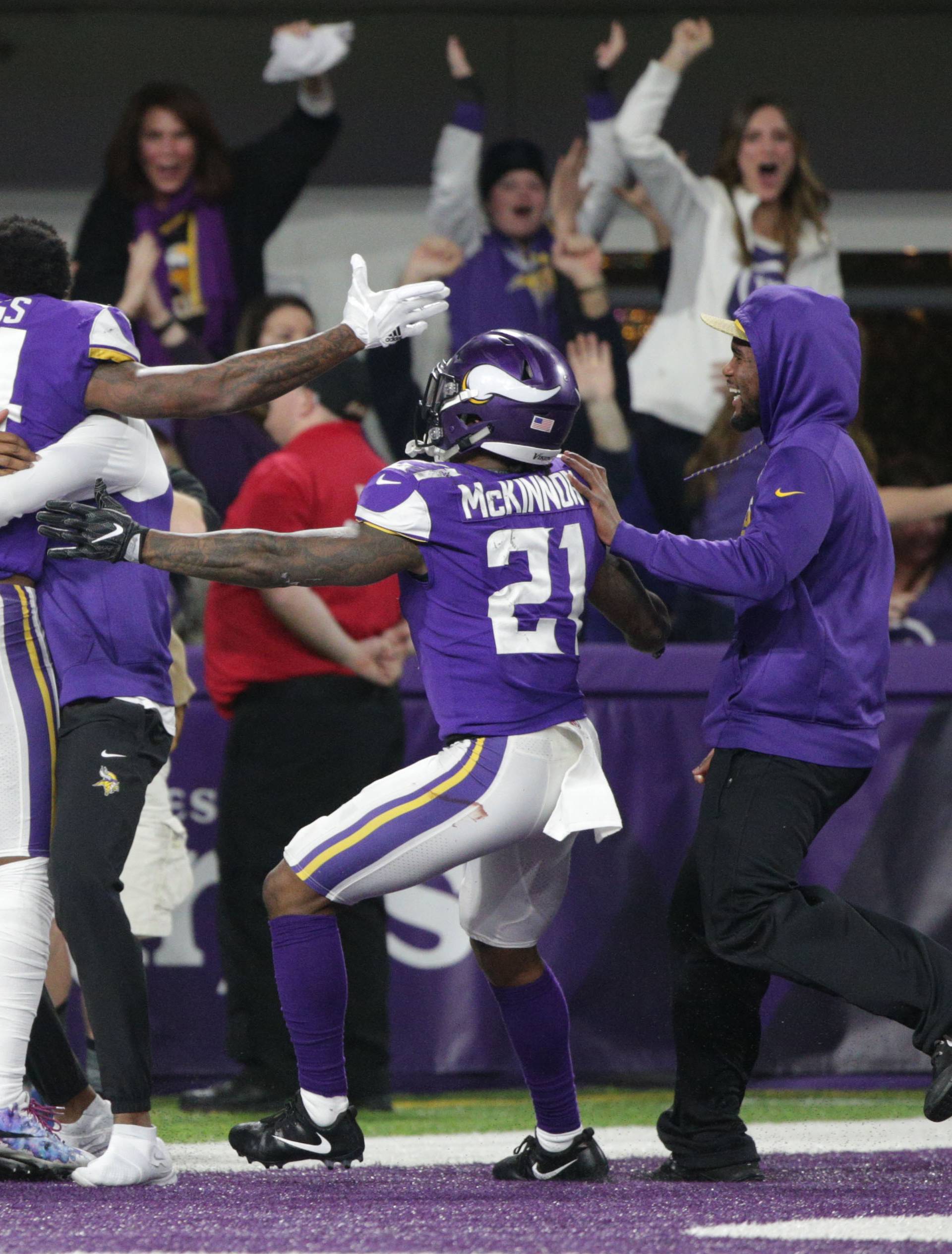 NFL: NFC Divisional Playoff-New Orleans Saints at Minnesota Vikings