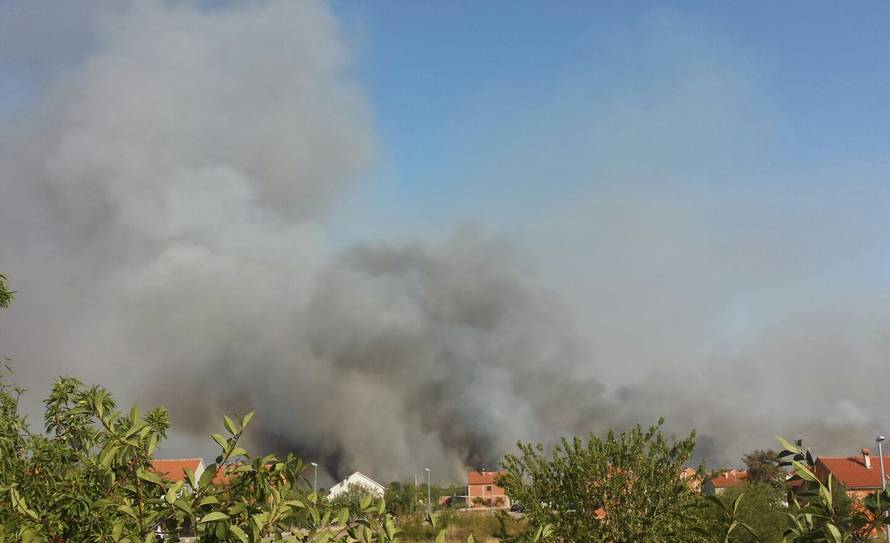 Planuo je požar kod Kistanja, prijeti nacionalnom parku