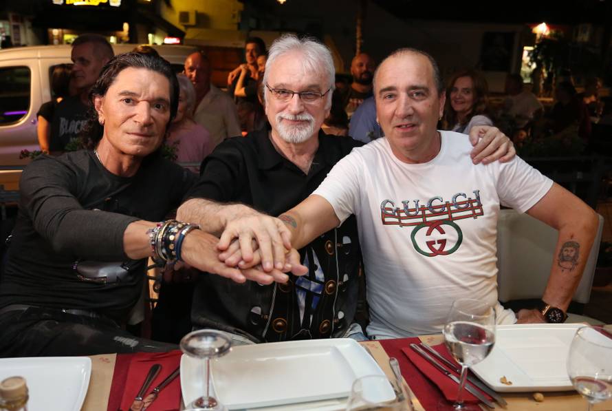 Odolio iskušenju: Grdi nije virio u bujni dekolte Nives Celzijus