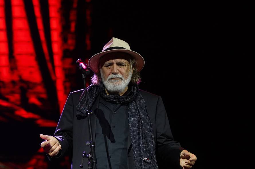 Beograd: Rade Šerbedžija nastupio je sa svojim orkestrom Zapadni kolodvor u dvorani MTS-a