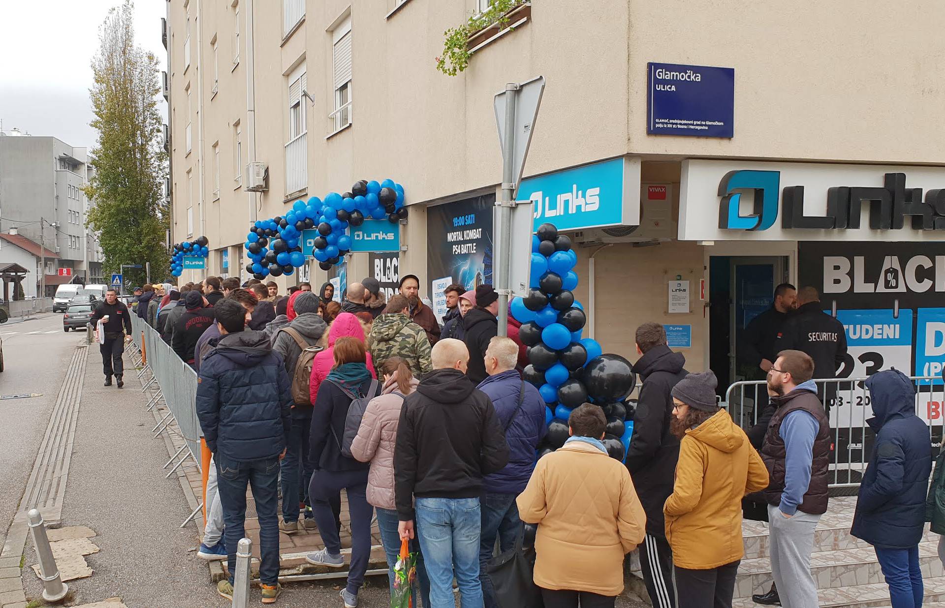 Black Friday ludilo u Zagrebu: U redu zbog jeftinih laptopa...