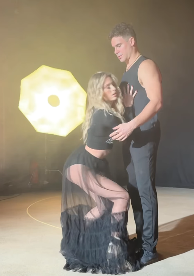 FOTO Domenica pokazala guzu i otkrila vruće plesne pokrete