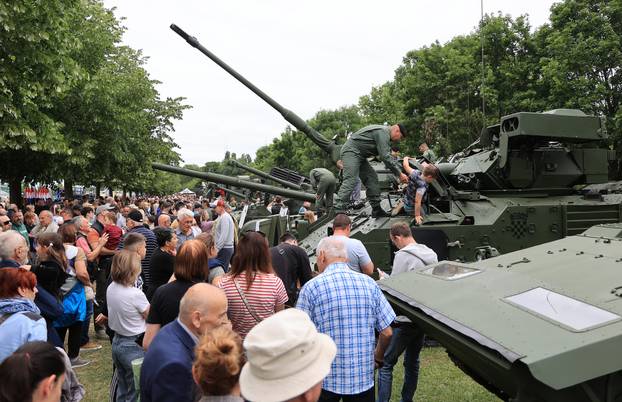 Zagreb: Proslava Dana državnosti na Jarunu 