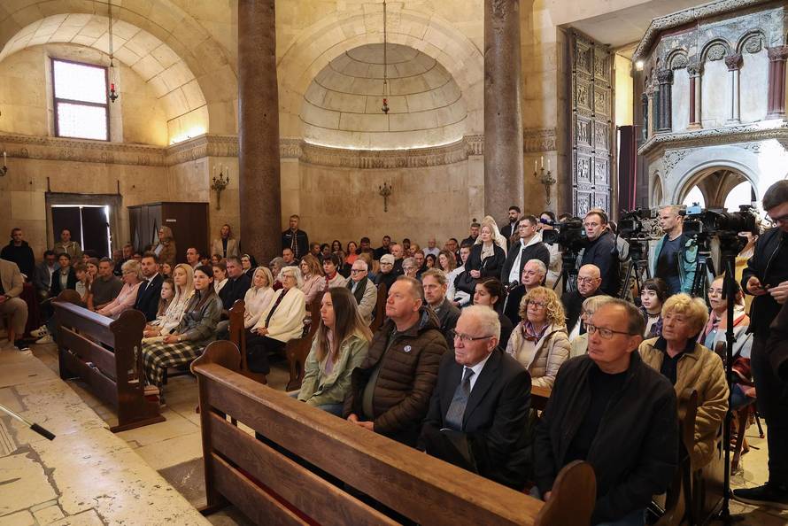 Split: Nedjelja Uskrsnuća Gospodinova - misu predvodi splitsko-makarski nadbiskup Zdenko Križić