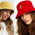 Bucket hat u bojama: Savršeni dodatak za kišne i tmurne dane