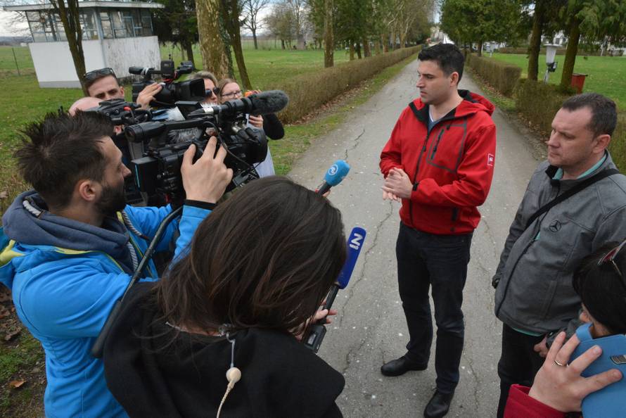 Bernardić u Sl. Brodu: HDZ-ovi ministri se ovdje poslikaju i odu