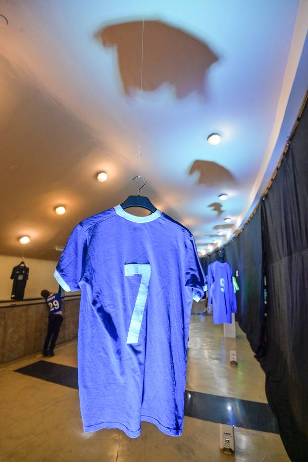 Zagreb: Izložba starih Dinamovih dresova u Ciboni