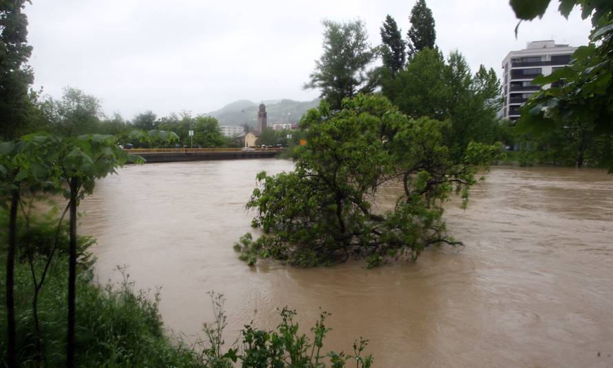 Misteriozne prometne nesreće: Tri auta završila u rijeci Vrbas
