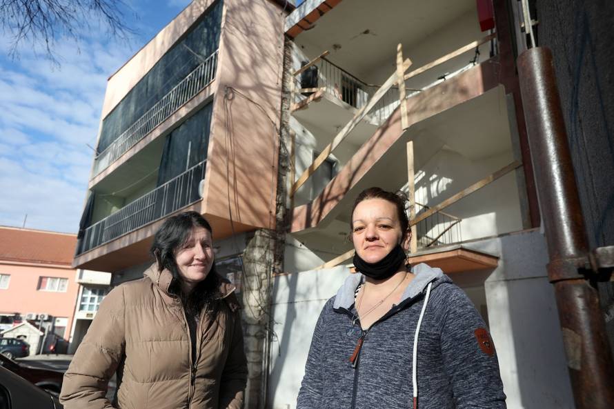 U Kninu se urušio dio stambene zgrade na trgu Oluje