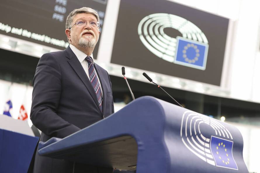 EP-164965E_Plenary_27_Wine