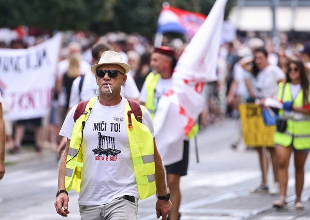 Zagreb: Okupljanje prosvjednika Hodaj za Liku, hodaj za Hrvatsku