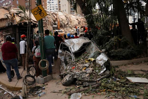 Aftermath of earthquakes in Caracas