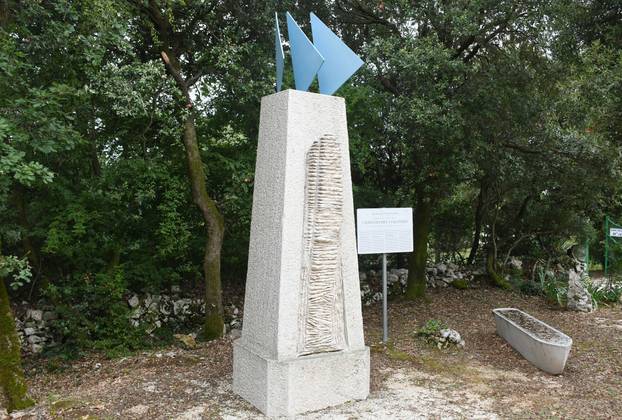 Skulpture u Balama posvećene mnogim poznatim genijalcima