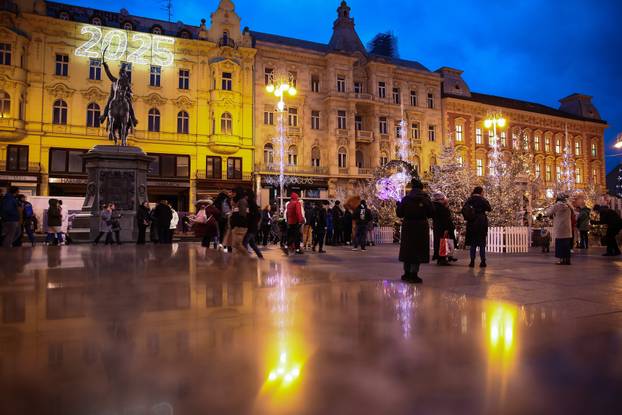 Zagreb: Zagrebački Advent na Trgu bana Jelačića