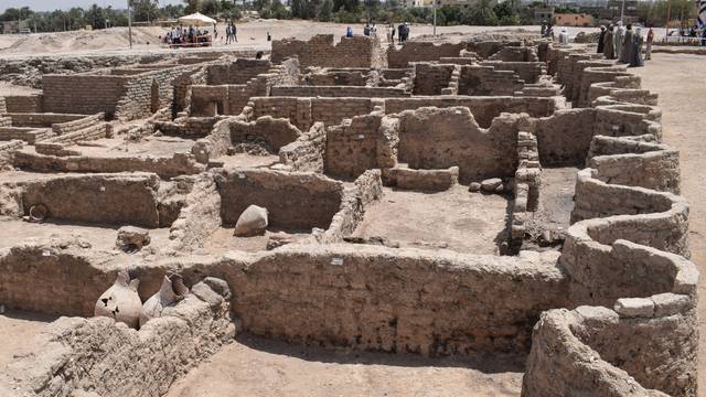 Našli izgubljeni 'Zlatni grad' - iskopana pekara i brojne sobe