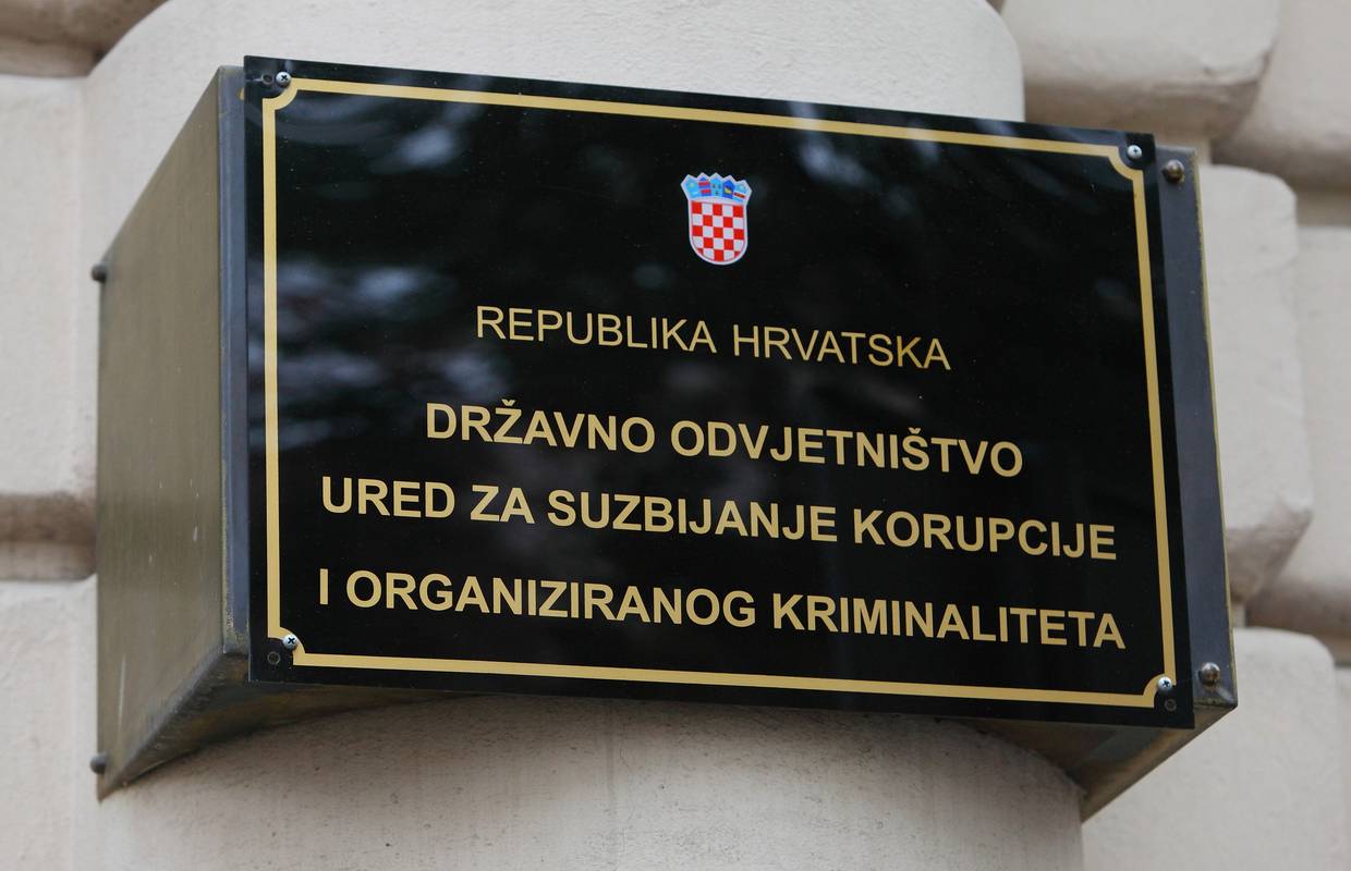 'Lignje i biftek kao mito': Uskok objavio detalje akcije u Zadru, istraga protiv deset privedenih