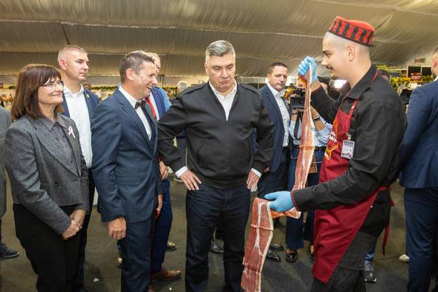 Otvoren 17. Internacionalni sajam pršuta u Tinjanu