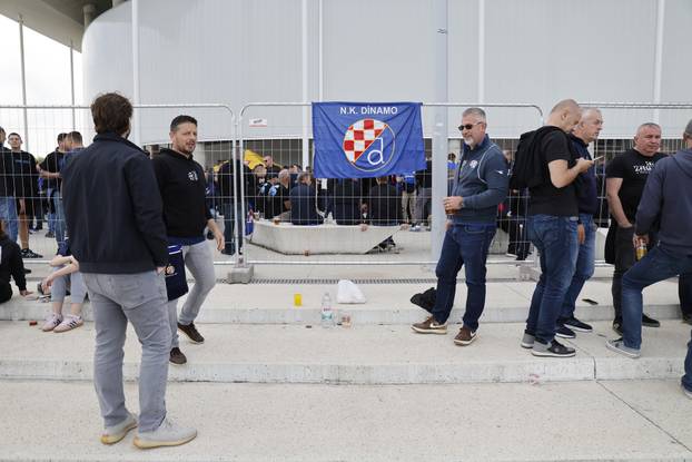Osijek: Dolazak navijača na finale Hrvatskog nogometnog kupa