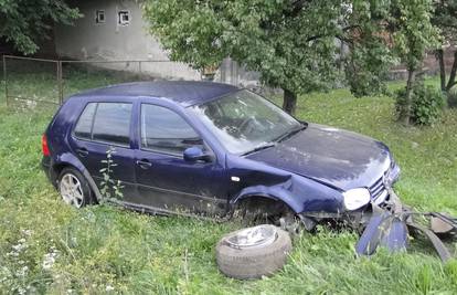 Terezino Polje: Pijan izletio s ceste autom i udario u most