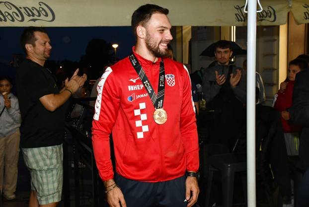 FOTO Pogledajte svečani doček Veočića nakon osvajanja bronce na Svjetskom prvenstvu u boksu