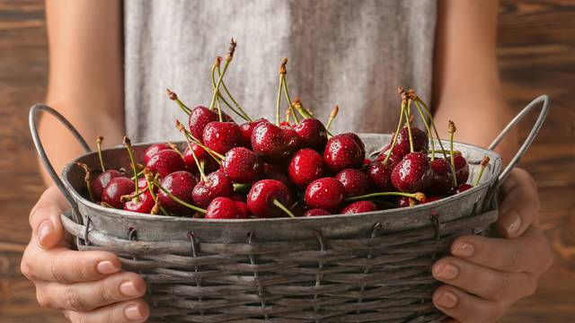 Ovo fino voće bi svi trebali jesti: Zdravstvene blagodati trešanja