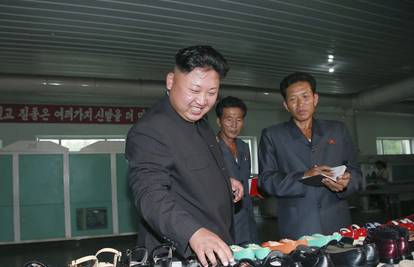 Kimova modna patrola: Voljeni vođa provjerio kvalitetu cipela