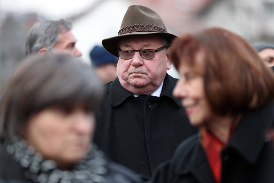 Oproštaj od oca uz tamburaše: Marko je jedva susprezao suze