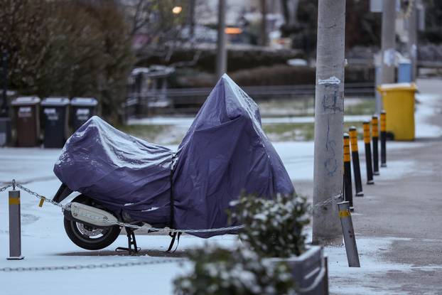 Zagreb: Lagani sniježni pokrivač u središtu grada