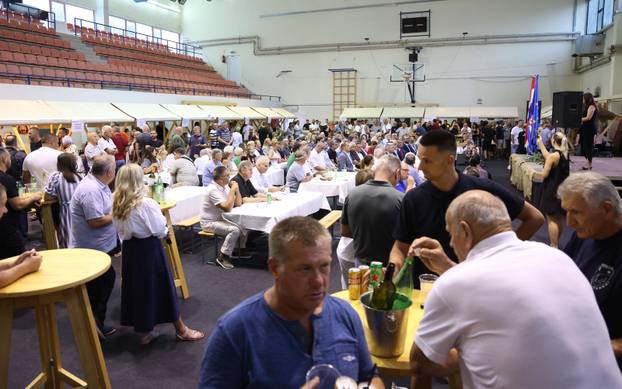 Drniš: Otvoren 9. me?unarodni festival pršuta