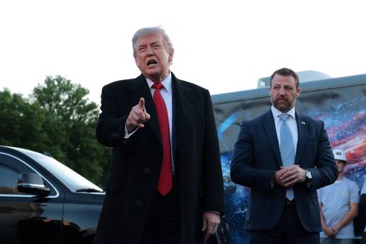 Trump tvrdi: Objavljujem prekid rata za vikend i u ponedjeljak. Putin i Zelenski su pristali!
