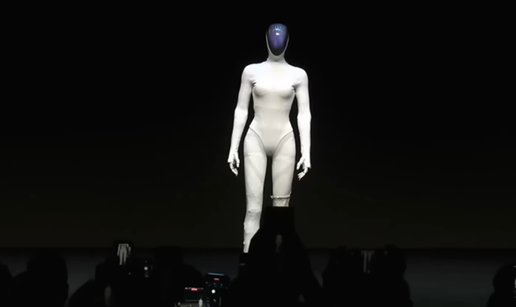 VIDEO Majke mi, imam čip: Kinezi morali rezati robota da dokažu da nije pravi čovjek!