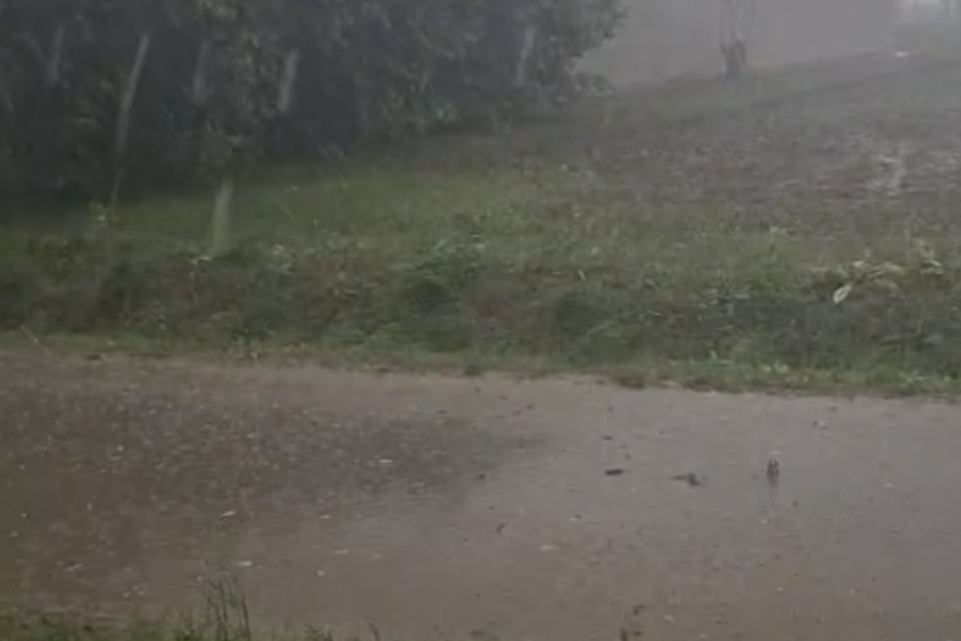 Photo strong storm goes to Croatia: lit up a meteoaalarm!
