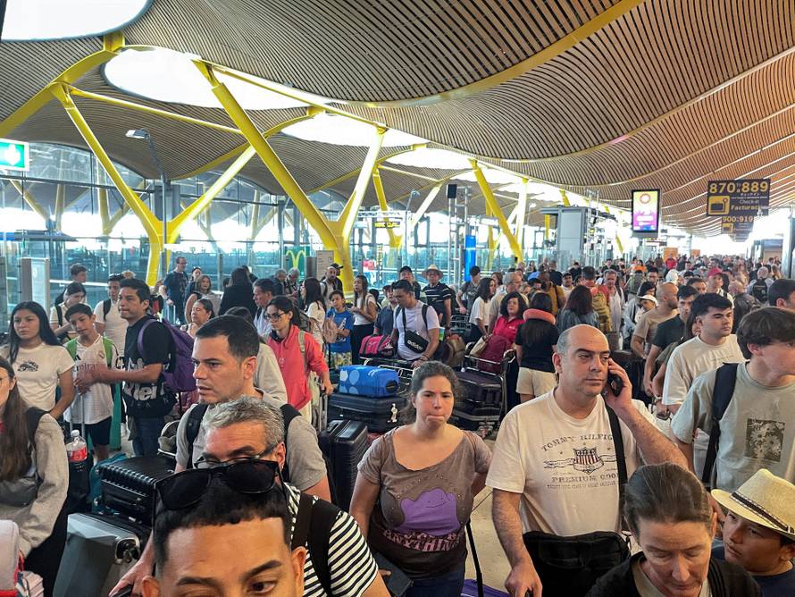 Spain's Aena reports computer systems 'incident' at all Spanish airports
