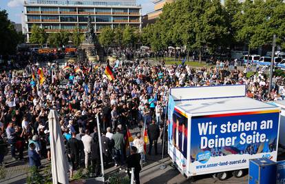 Napali trojicu političara AfD-a u Njemačkoj, oni tvrde da je to potaknuto s radikalne ljevice