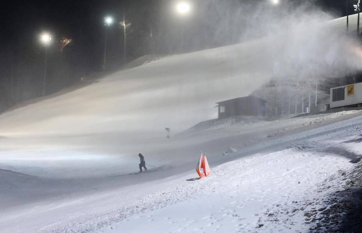 Četvero mladih spuštali se po skijaškoj stazi na Sljemenu na strunjači - dvoje teško ozlijeđeni