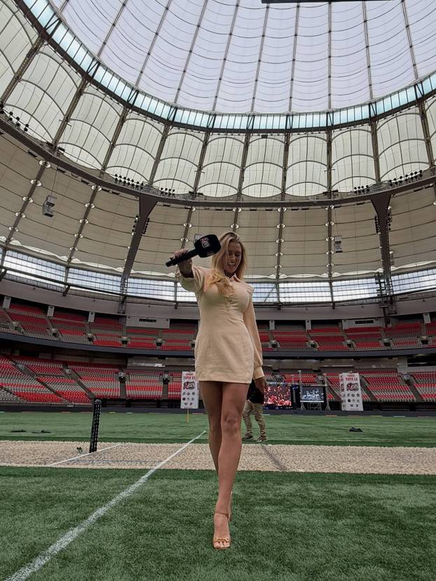 Ispale na Australian Openu: Ovu sportsku novinarku optužili su da otkriva ipak malo previše