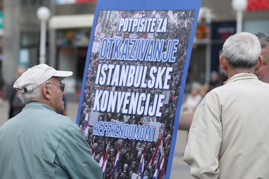 Lovci na potpise: 'Promijenit će djeci spol ako sad ne potpišete'