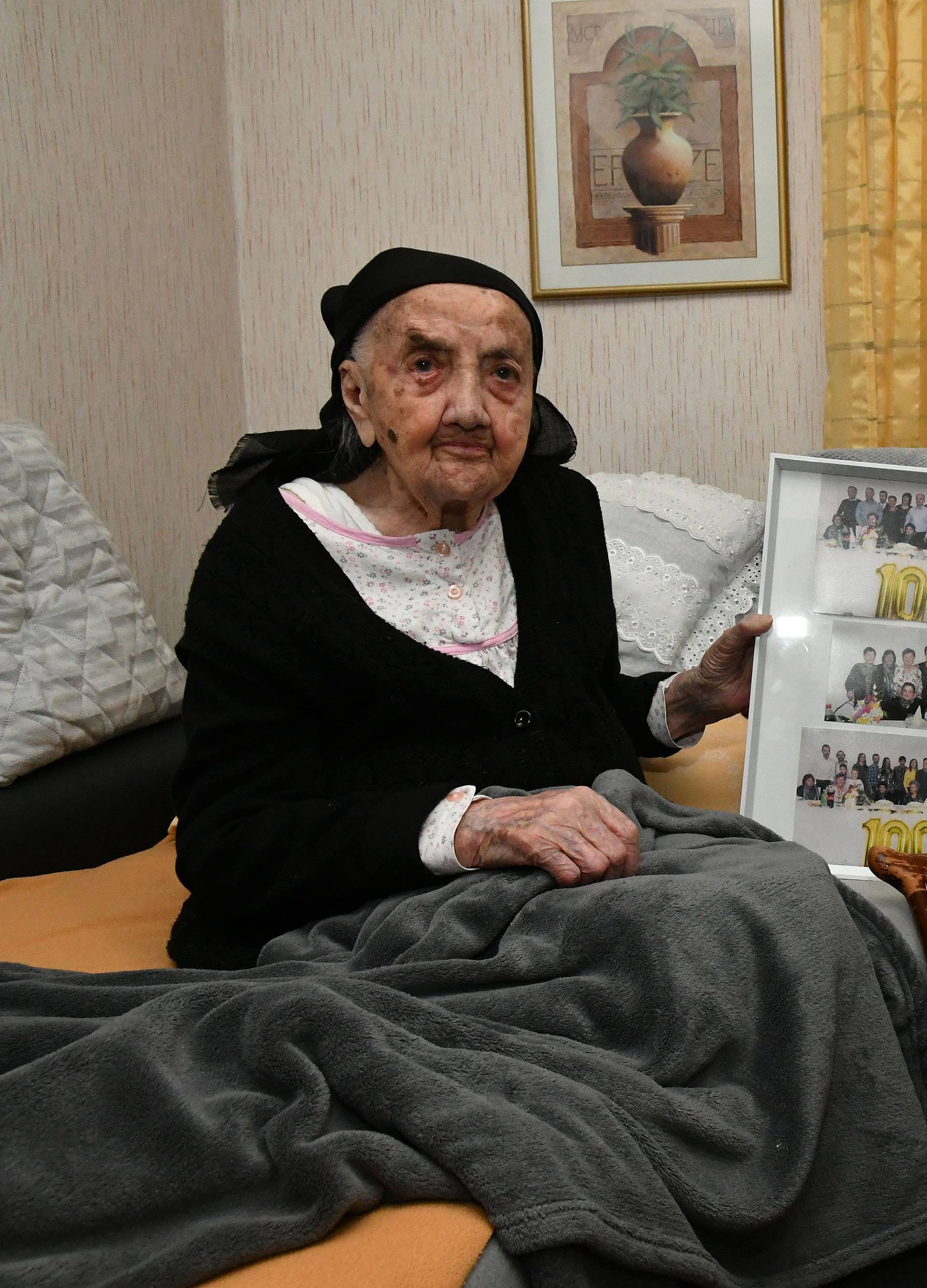 Slavonski Brod -  Baka Kata Marijić (100) jedna je od najstarijih je birača u Hrvatskoj na predstojećim predsjedničkim izborima.