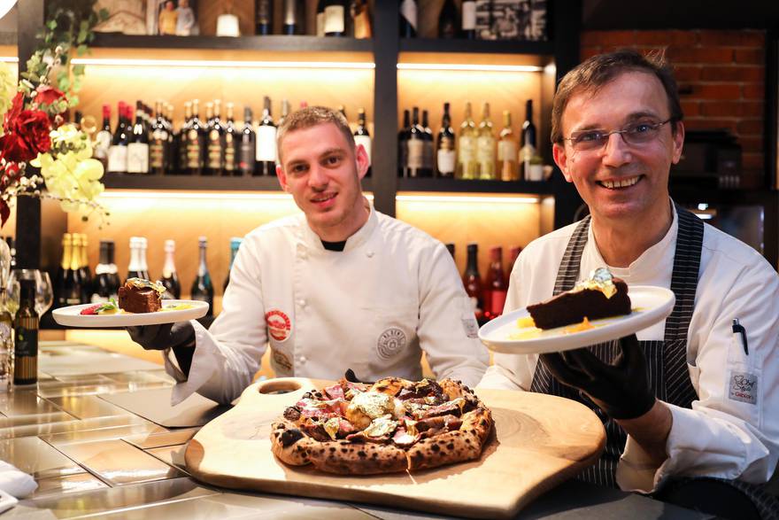 Pozlaćena pizza