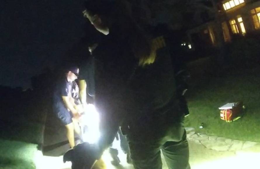 VIDEO Ma tko je dobar dečko! Pas junak policajku odveo do žene koja je pala i ozlijedila  se