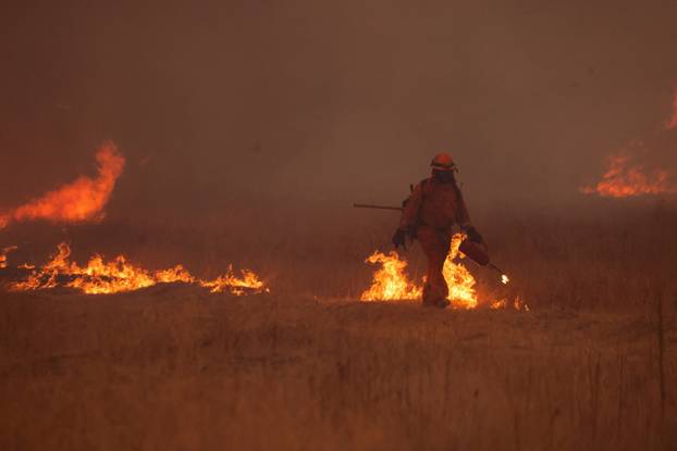 Hughes Fire, at Castaic Lake