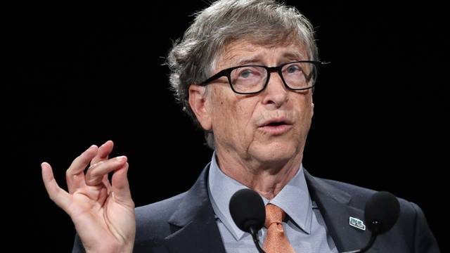 Bill Gates à la tribune de la 6ème conférence de reconstitution des ressources du Fonds mondial de lutte contre le Sida, la TB et la Malaria à Lyon