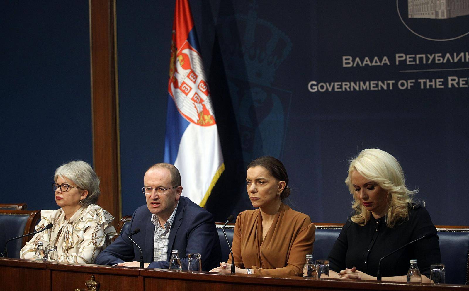 The press conference in the Serbian government dedicated to the situation in connection with the coronavirus in Serbia.
Konferencija za novinare u Vladi Srbije posvecena situaciji u vezi sa korona virusom u Srbiji.