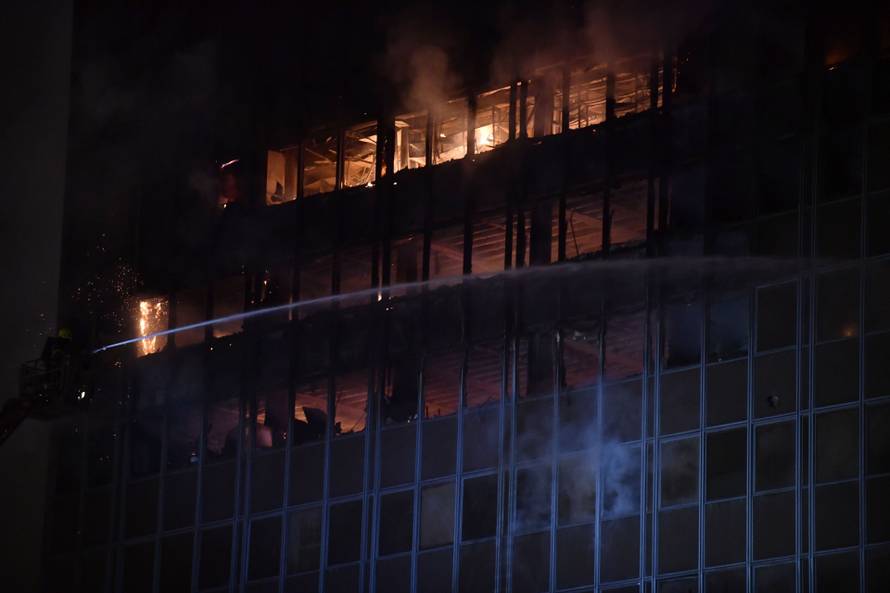 Zagreb: Pozar u Vjesnikovom neboderu