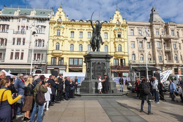 Obilježavanje Dana kravate u Hrvatskoj na Trgu bana Josipa Jela?i?a
