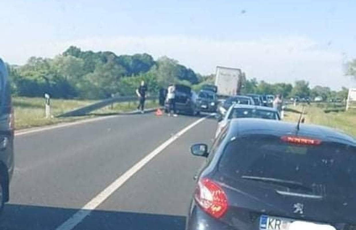 Sudar dva automobila kod Zaprešića: Jedan ozlijeđeni